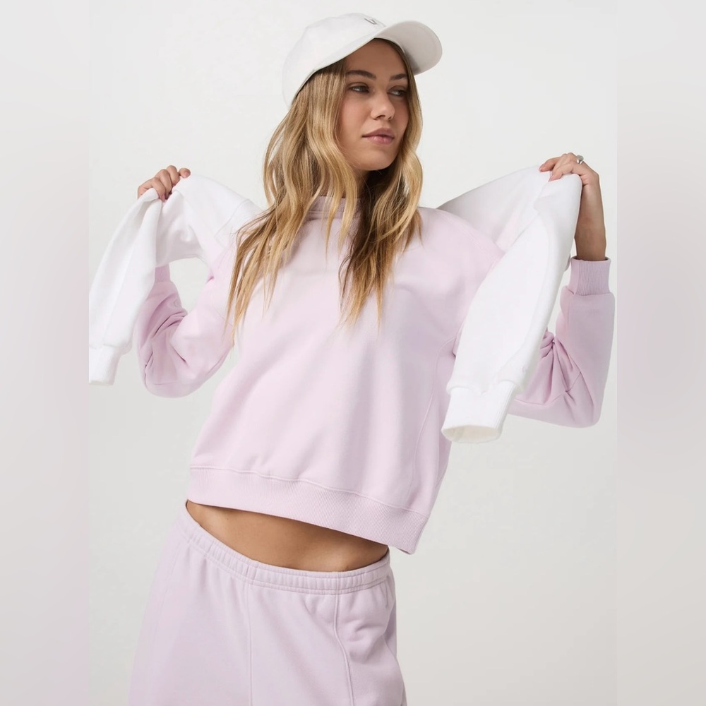 NWT Vuori Sedona Seams Crew Sweatshirt XS $108 Lilac Breeze SOLD OUT